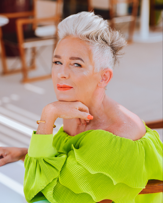 Ich bin Cornelia Wolfrum. 40 Jahre Arbeit in und mit Nagelstudios – und eine Wahrheit, die viele nicht hören wollen.